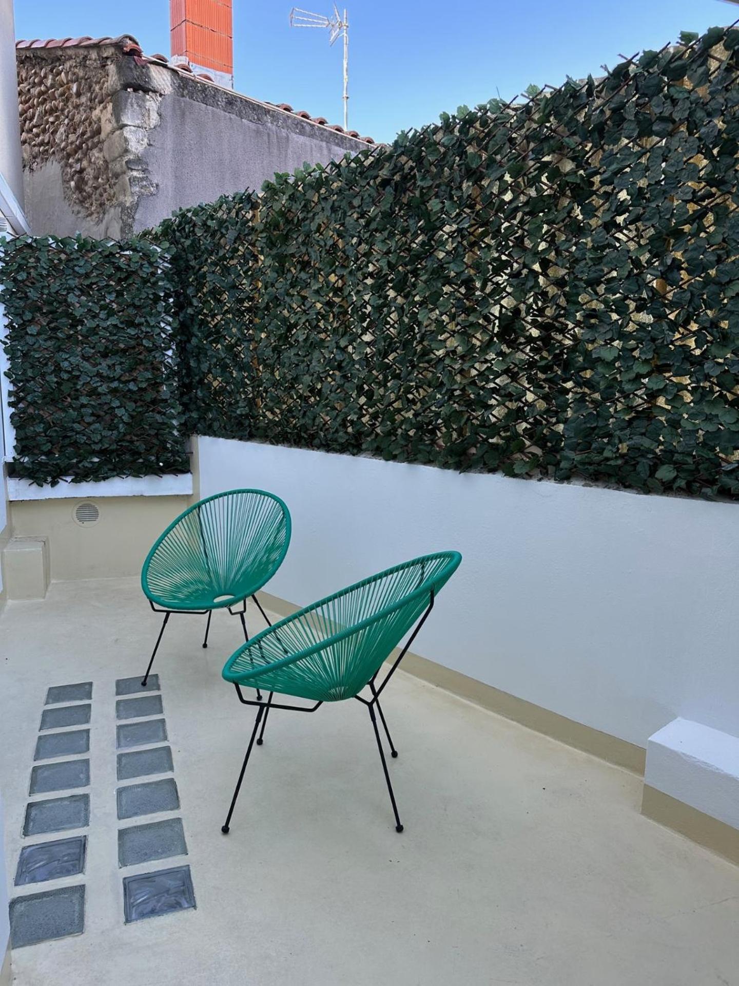 Charmant Appartement 3 Chambres Et Terrasse Eyragues Esterno foto